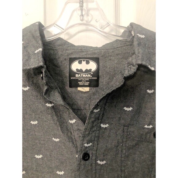 Batman DC Comic Men’s Short Sleeve Button Up Logo Shirt Size XL Gray Black - Picture 3 of 6